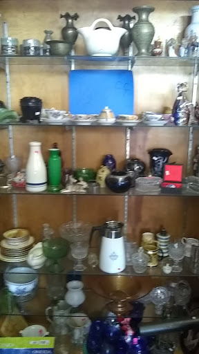 Thrift Store «L S Thrift Store», reviews and photos, 915 E 1st Ave, Mt Dora, FL 32757, USA