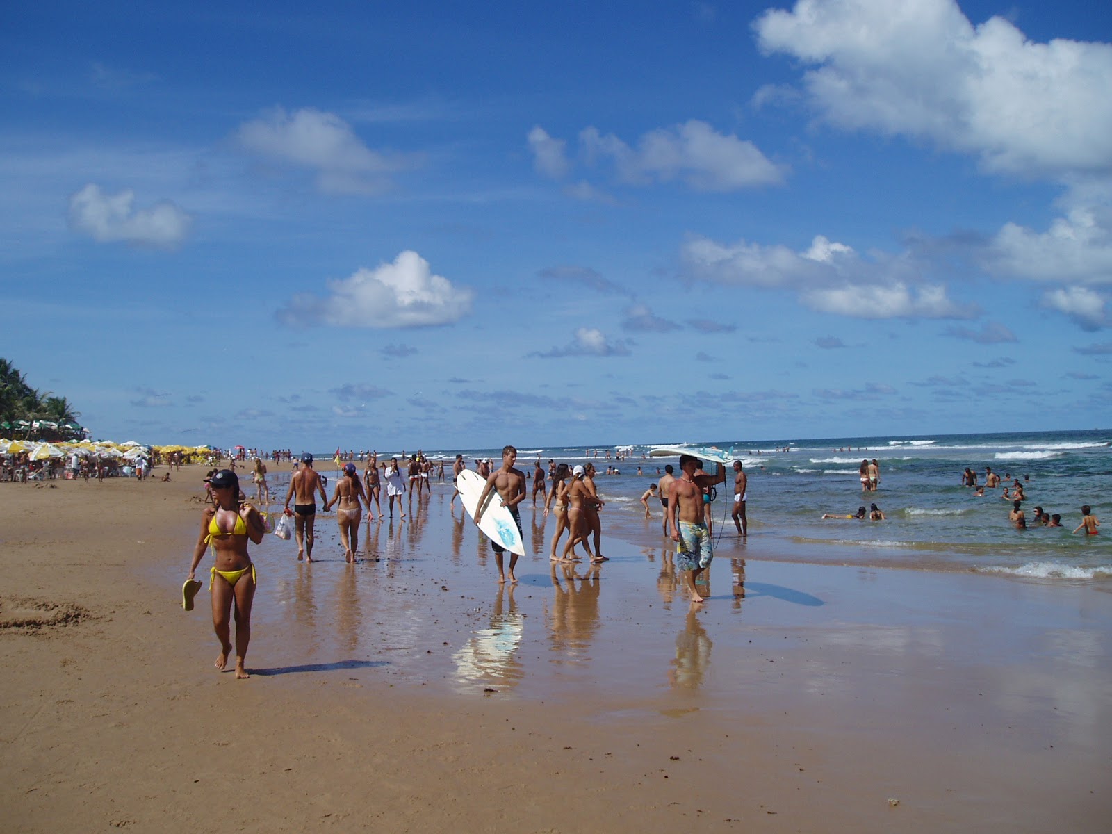 Foto van Praia do Flamengo - populaire plek onder ontspanningskenners