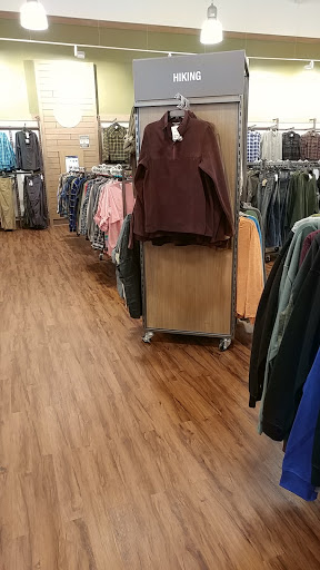 Outdoor Sports Store «Sierra Trading Post», reviews and photos, 67 Newtown Rd #18, Danbury, CT 06810, USA