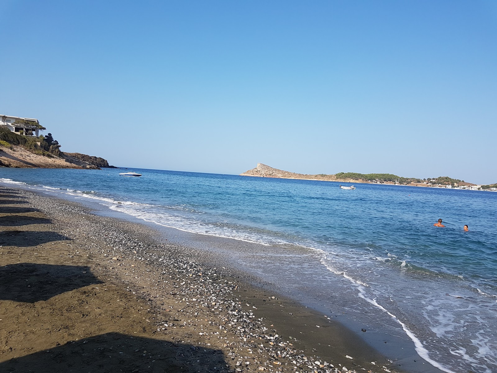 Foto von Masouri beach mit sehr sauber Sauberkeitsgrad