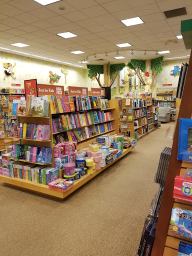 Book Store «Barnes & Noble», reviews and photos, 100 W Bridge St, Homestead, PA 15120, USA