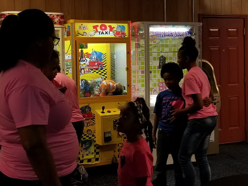 Bowling Alley «Madison Park Family Bowling Center», reviews and photos, 25023 John R Rd, Madison Heights, MI 48071, USA