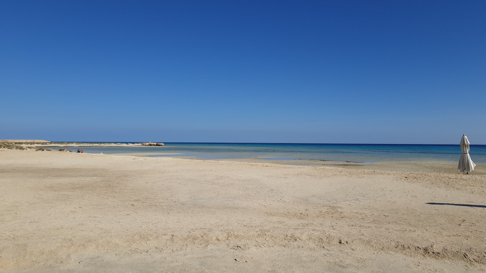 Fotografija Hankorab Beach z svetel pesek površino