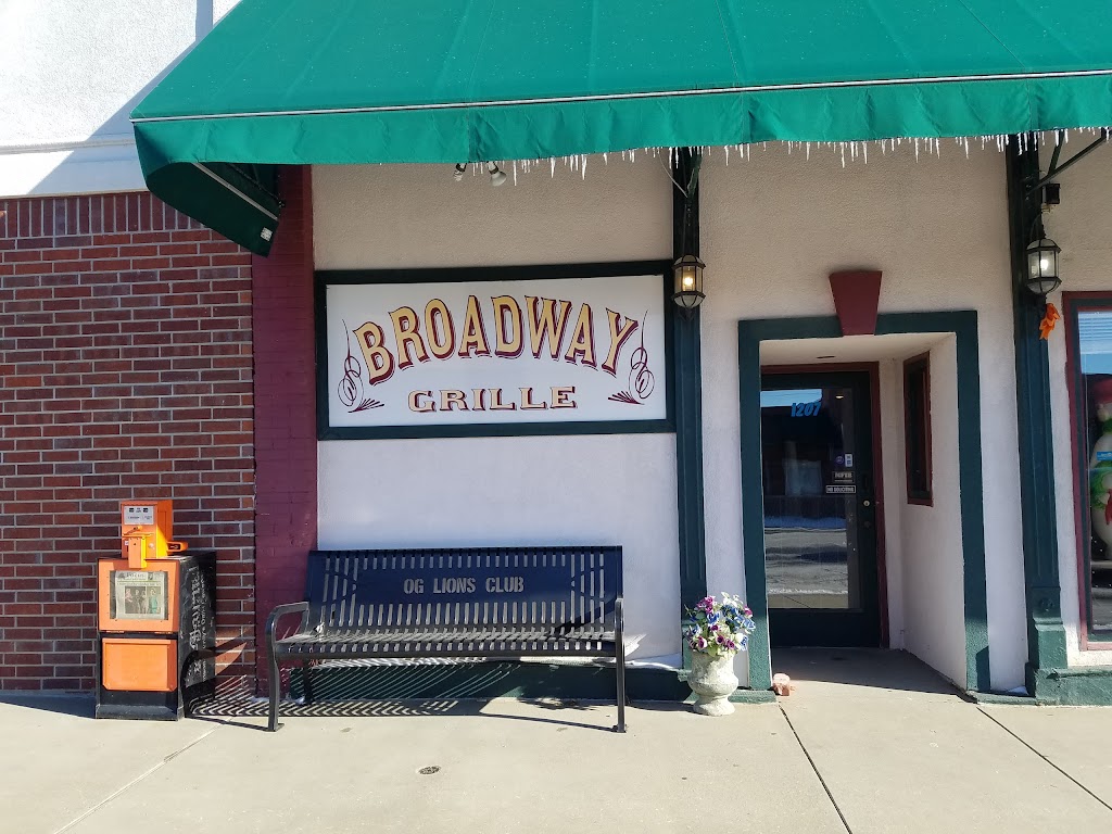 Broadway Grill 64075