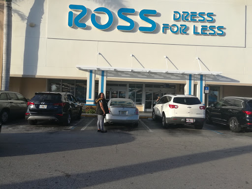 Shopping Mall «Southport Shopping Center», reviews and photos, 1303 SE 17th St, Fort Lauderdale, FL 33316, USA