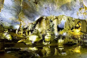 Pu Sam Cap Caves image