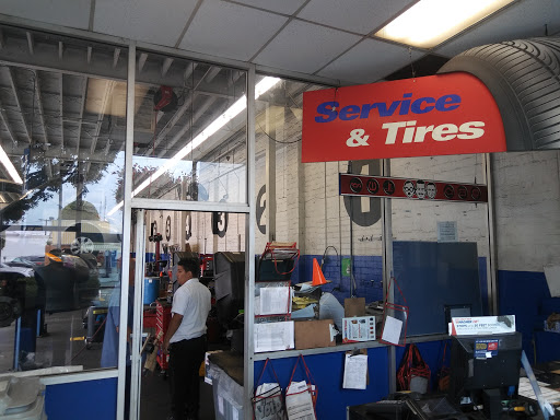 Auto Parts Store «Pep Boys Auto Parts & Service», reviews and photos, 200 E Spruce Ave, Inglewood, CA 90301, USA