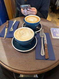 Cappuccino du Restaurant brunch Kozy Notre Dame- All day Brunch & Coffee à Paris - n°10