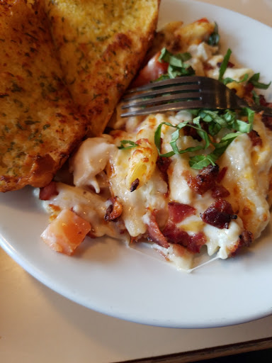 Pizza Restaurant «Round Table Pizza», reviews and photos, 1351 Healdsburg Ave, Healdsburg, CA 95448, USA