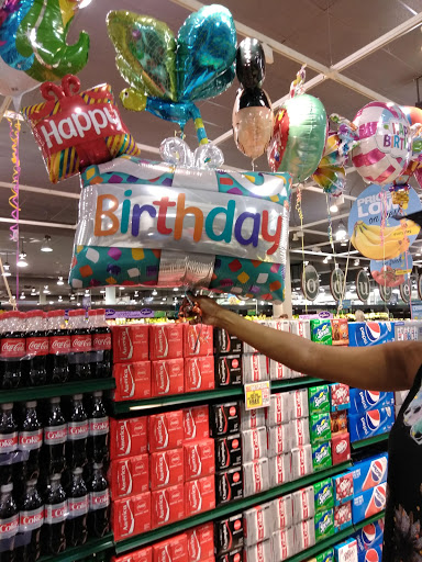 Grocery Store «Harris Teeter», reviews and photos, 500 Oberlin Rd, Raleigh, NC 27605, USA