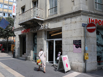 Import Parfumerie Neuchâtel Rue du Seyon