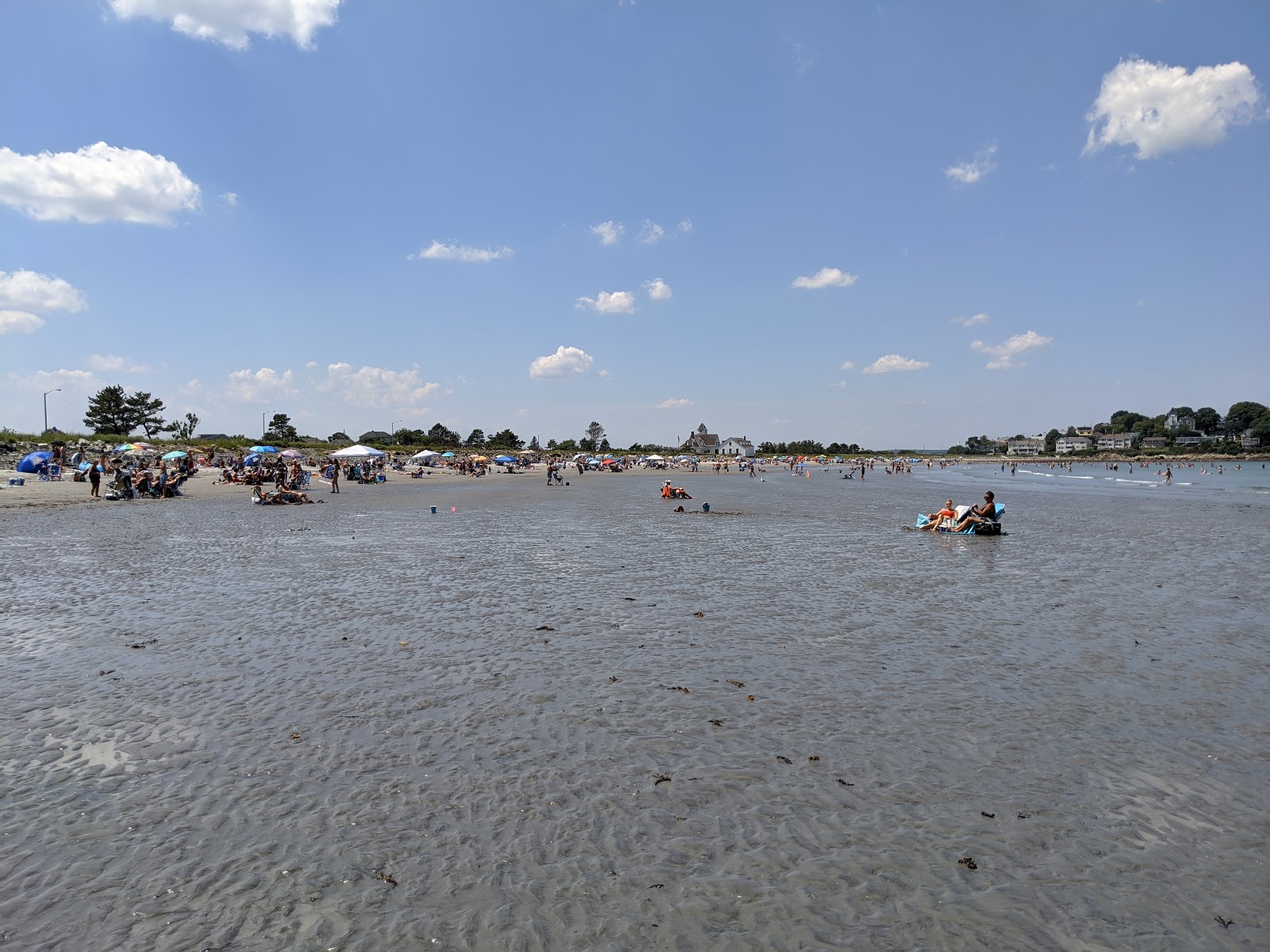 Zdjęcie Nahant Short beach z powierzchnią turkusowa czysta woda