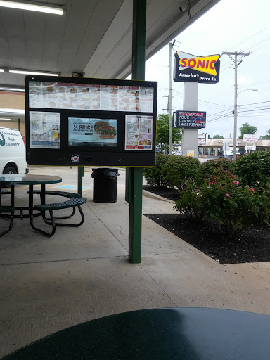 Fast Food Restaurant «Sonic Drive-In», reviews and photos, 537 W Dixie Ave, Elizabethtown, KY 42701, USA