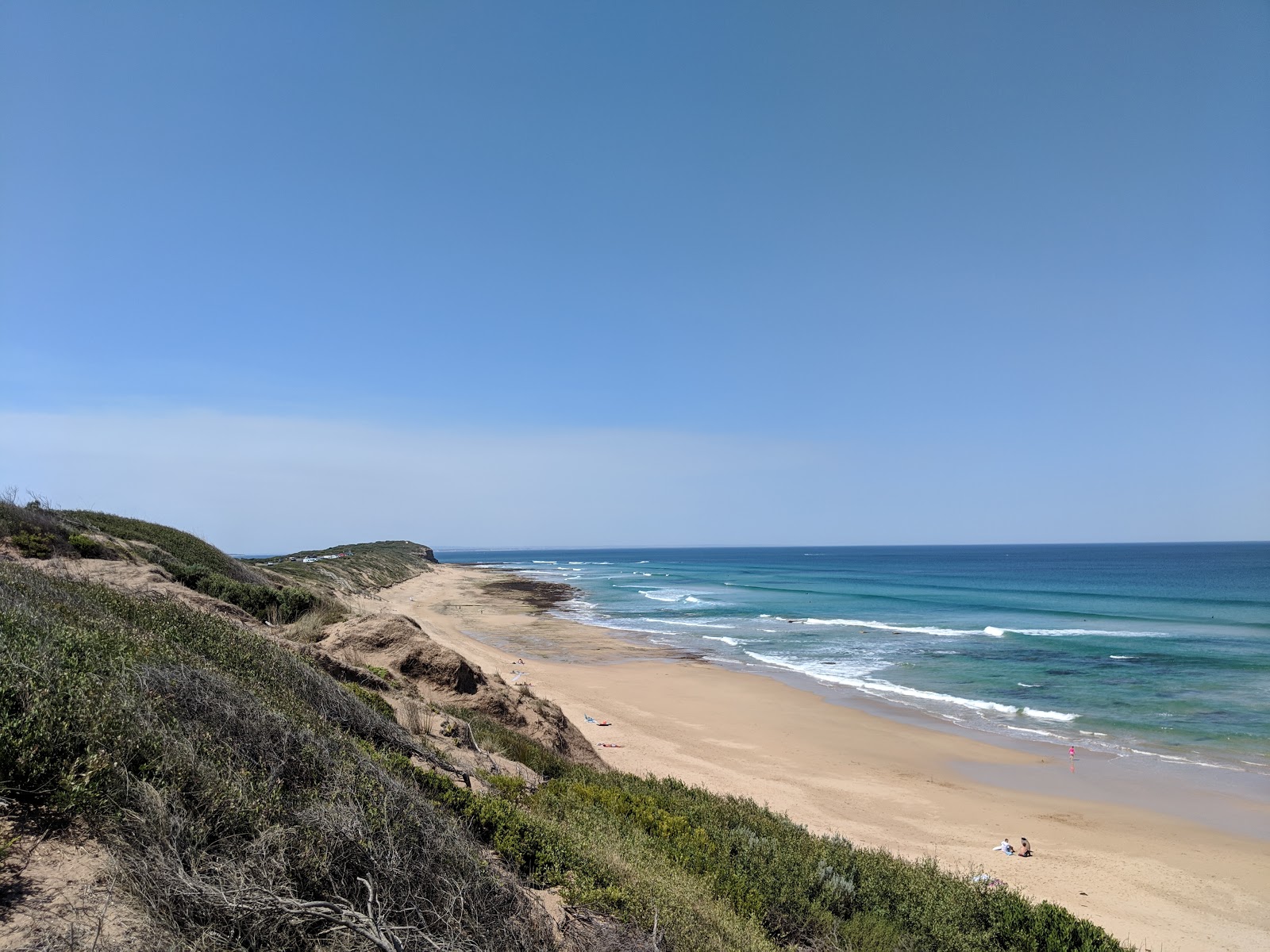 Foto von Thirteenth Beach mit beiger sand Oberfläche