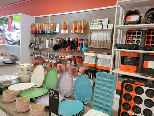 Shopping Mall «Vacaville Premium Outlets», reviews and photos, 321 Nut Tree Rd, Vacaville, CA 95687, USA