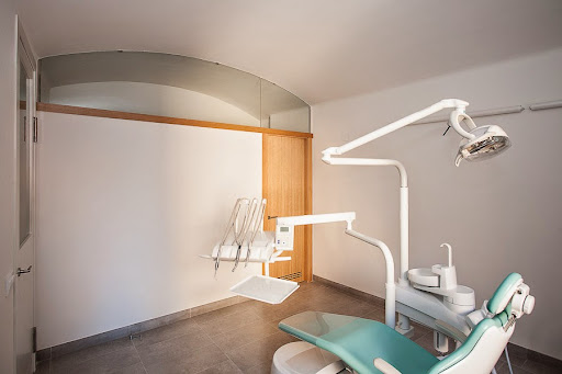 Clínica Dental Ribas en Girona, Girona