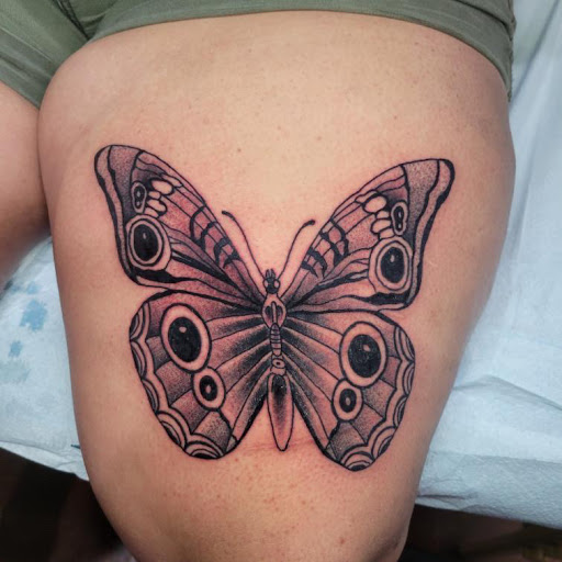 Explore blue crab tattoo ideas, creative tattoo ideas in Libertyville, available at Lucky Seven Tattoo