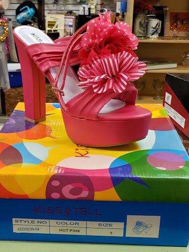 Thrift Store «Hand to Hand Thrift Store», reviews and photos, 785 Terryville Ave, Bristol, CT 06010, USA