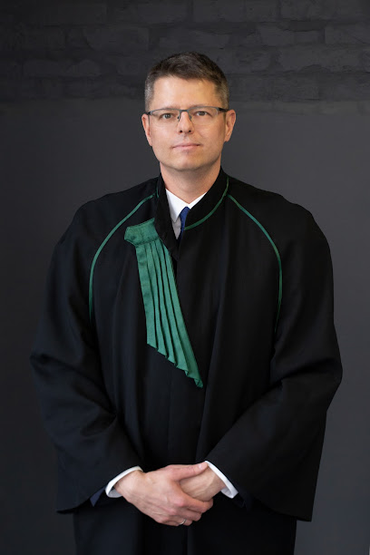 Dr. Enzsöl Péter büntető ügyvéd