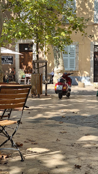 Atmosphère du Café Le Clen's Restaurant à Grimaud - n°6