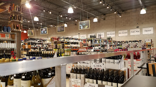 Grocery Store «Horrocks Market», reviews and photos, 4455 Breton Rd SE, Kentwood, MI 49508, USA