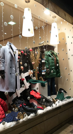 Tienda Ropa.           Hombre Y Mujer.            María Victoria Truchuelo