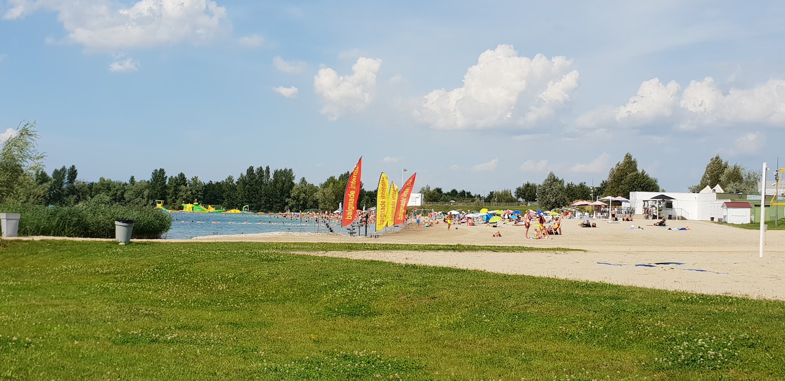 Foto di Spiaggia di Colmar con molto pulito livello di pulizia