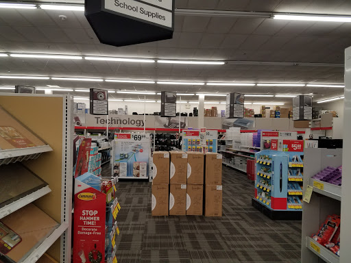 Office Supply Store «Office Depot», reviews and photos, 40 E Golf Rd, Schaumburg, IL 60173, USA
