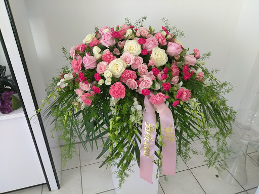 Florist «Plump Chicago Flower Shop», reviews and photos, 411 E Oakwood Blvd, Chicago, IL 60653, USA