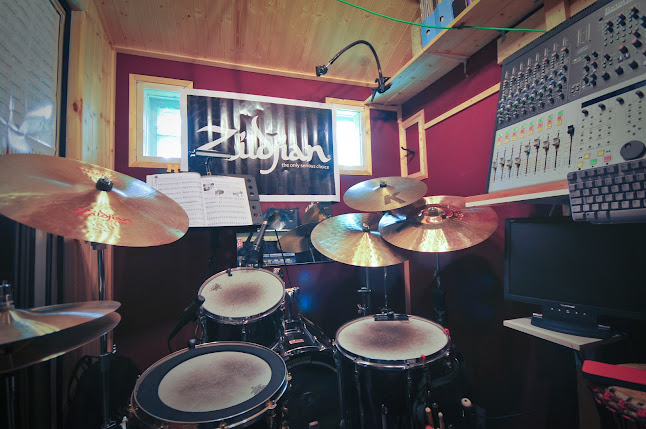 Reviews of Drum lessons in Woking - Music store
