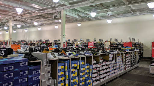 Shoe Store «DSW Designer Shoe Warehouse», reviews and photos, 17502 Hawthorne Blvd, Torrance, CA 90504, USA