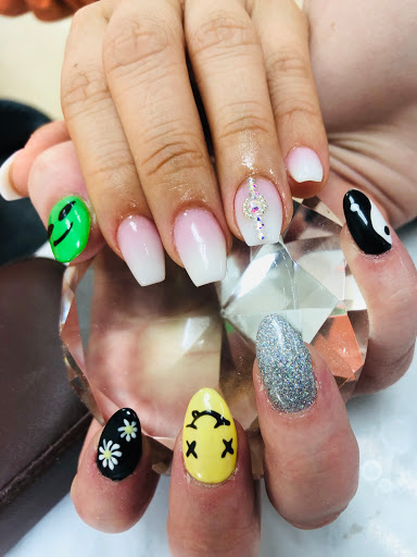Nail Salon «DaVi Nails Salon and Spa», reviews and photos, 2801 Commerce Dr, Coralville, IA 52241, USA