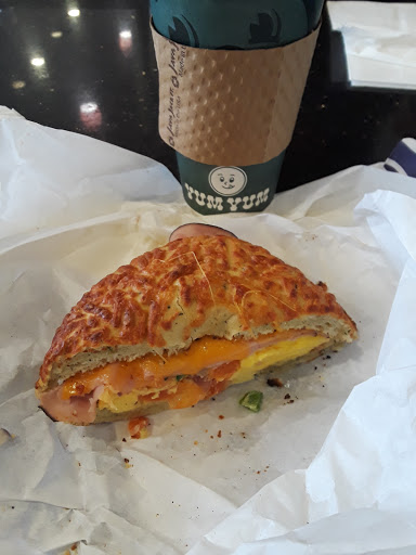 Donut Shop «Yum Yum Donuts», reviews and photos, 320 17th St, Santa Ana, CA 92706, USA