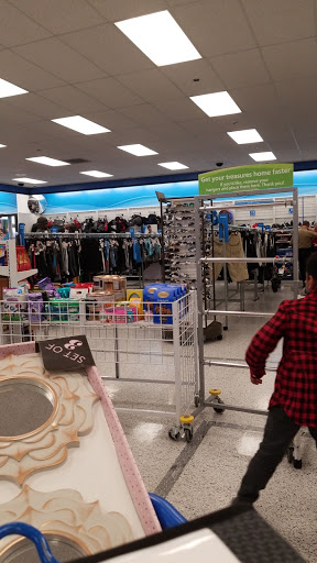 Clothing Store «Ross Dress for Less», reviews and photos, 3701 Truxel Rd, Sacramento, CA 95834, USA