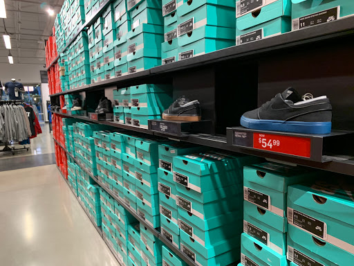 Clothing Store «Nike Factory Store», reviews and photos, 505 Premium Outlets Dr, Monroe, OH 45050, USA