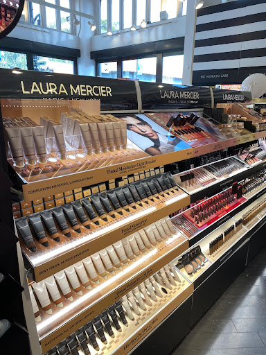 Cosmetics Store «SEPHORA», reviews and photos, 1205 Burlingame Ave, Burlingame, CA 94010, USA