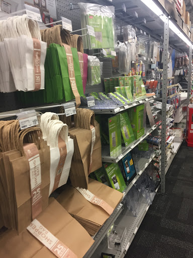 Office Supply Store «Staples», reviews and photos, 8245 E 96th St, Indianapolis, IN 46256, USA