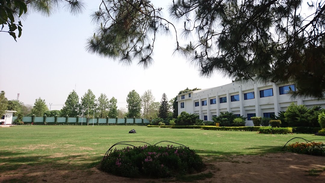 Iqra University