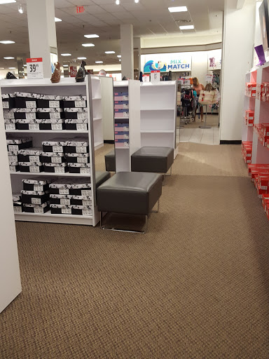 Shopping Mall «Hanes Mall», reviews and photos, 3320 Silas Creek Pkwy, Winston-Salem, NC 27103, USA