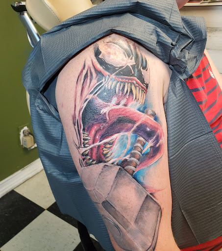 Explore henna tattoo ideas for guys, creative tattoo ideas in Bowling Green, available at 31 Ink Tattoo Parlor