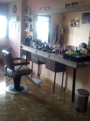 Peluquería de Caballeros  l.miguel en Camarma de Esteruelas, Madrid