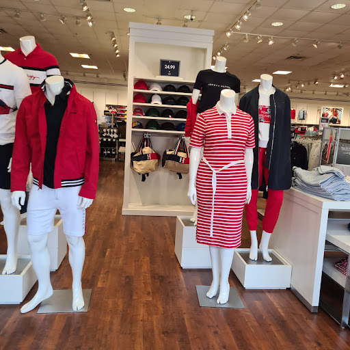 Shopping Mall «Rio Grande Valley Premium Outlets», reviews and photos, 5001 E Expy 83, Mercedes, TX 78570, USA