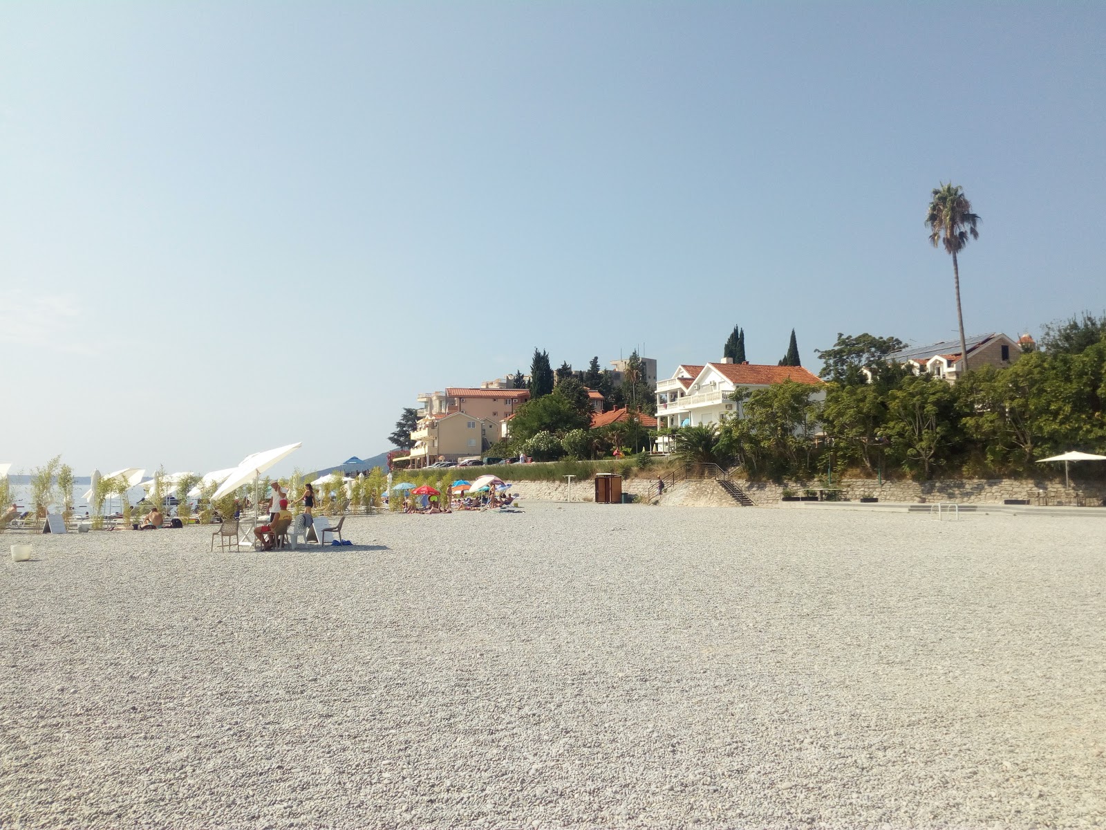 Photo of Lazure beach amenities area