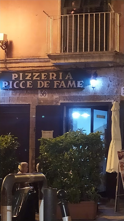 Pizzeria Picce De Fame - Via Duomo, 254, 74123 Taranto TA, Italy