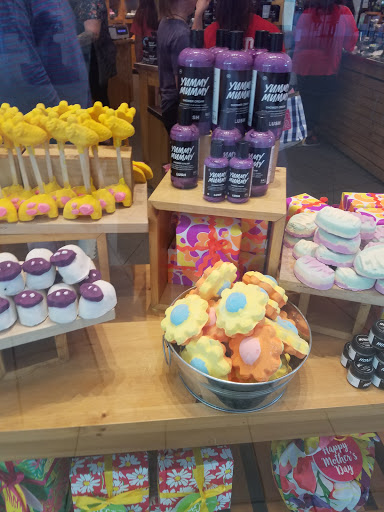 Cosmetics Store «Lush Cosmetics», reviews and photos, 303 Memorial City Way, Houston, TX 77024, USA