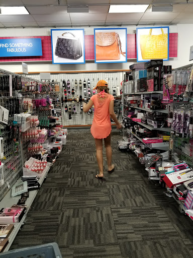 Shopping Mall «Diplomat Mall Shopping Center», reviews and photos, 1725 E Hallandale Beach Blvd, Hallandale Beach, FL 33009, USA