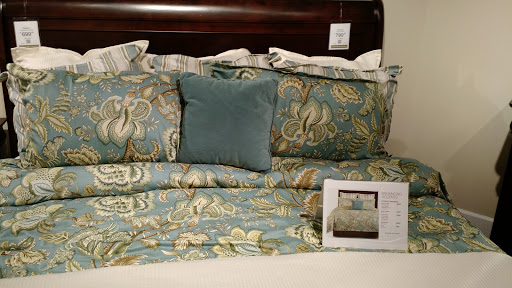 Furniture Store «Havertys Furniture», reviews and photos, 103 N Hurstbourne Pkwy, Louisville, KY 40222, USA