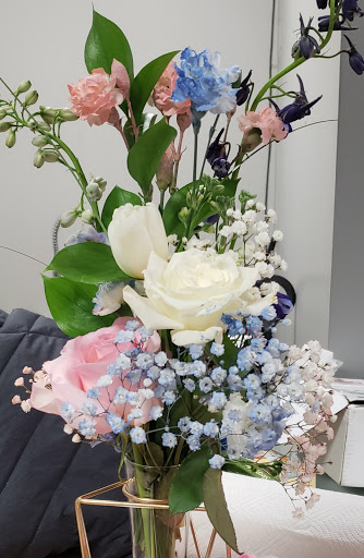 Gift Shop «Avenue Flower Shop», reviews and photos, 10632 S Cicero Ave, Oak Lawn, IL 60453, USA