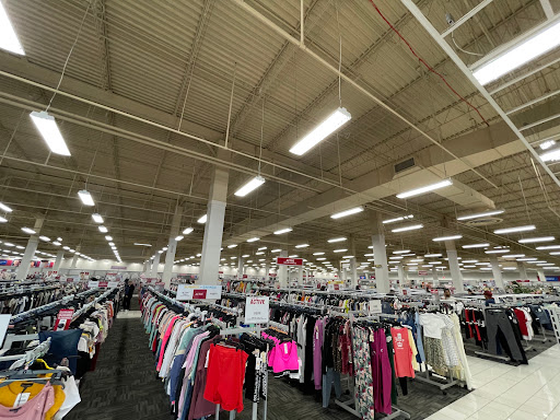 Clothing Store «Burlington Coat Factory», reviews and photos, 30 W Rand Rd, Arlington Heights, IL 60004, USA