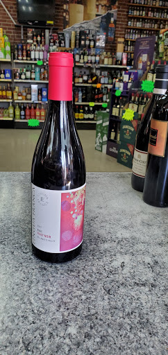 Liquor Store «Wine Vault», reviews and photos, 2 Fairbanks St, Framingham, MA 01701, USA